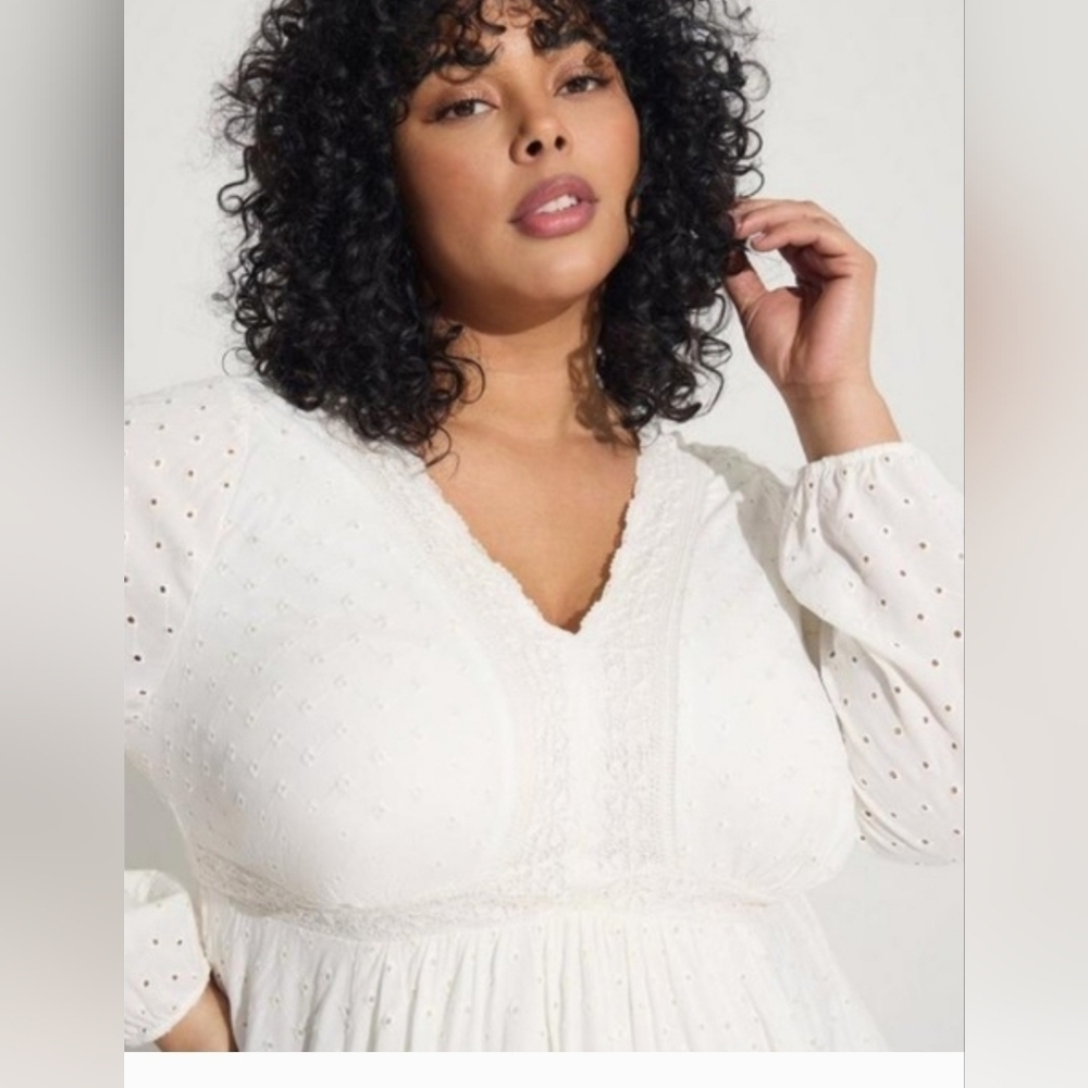Torrid White Eyelet Detail Peasant Flowy Women's Top Size 3 (3X) - Picture 3 of 12